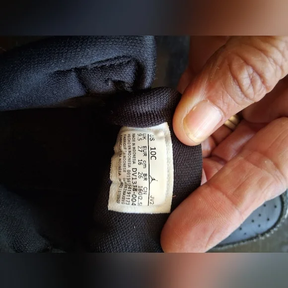 Nike Air Jordan 1 - Picture 6 of 6